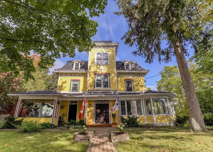 Pangea House Bed & Breakfast Gananoque